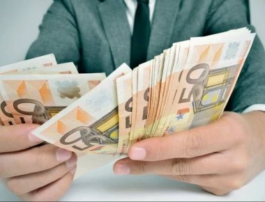 Μέχρι τις 12 τα μεσάνυχτα οι φορολογούμενοι πρέπει να πληρώσουν 1,8 δισ. για ΕΝΦΙΑ και φόρο εισοδήματος